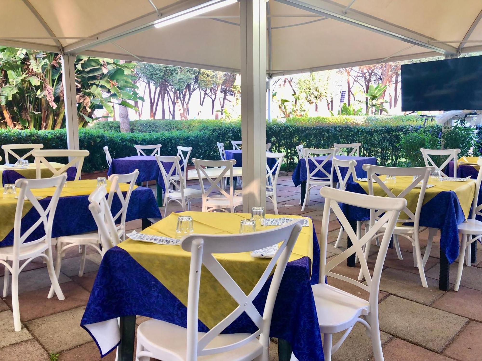 Camping Cala D'Ostia Pula Ngoại thất bức ảnh
